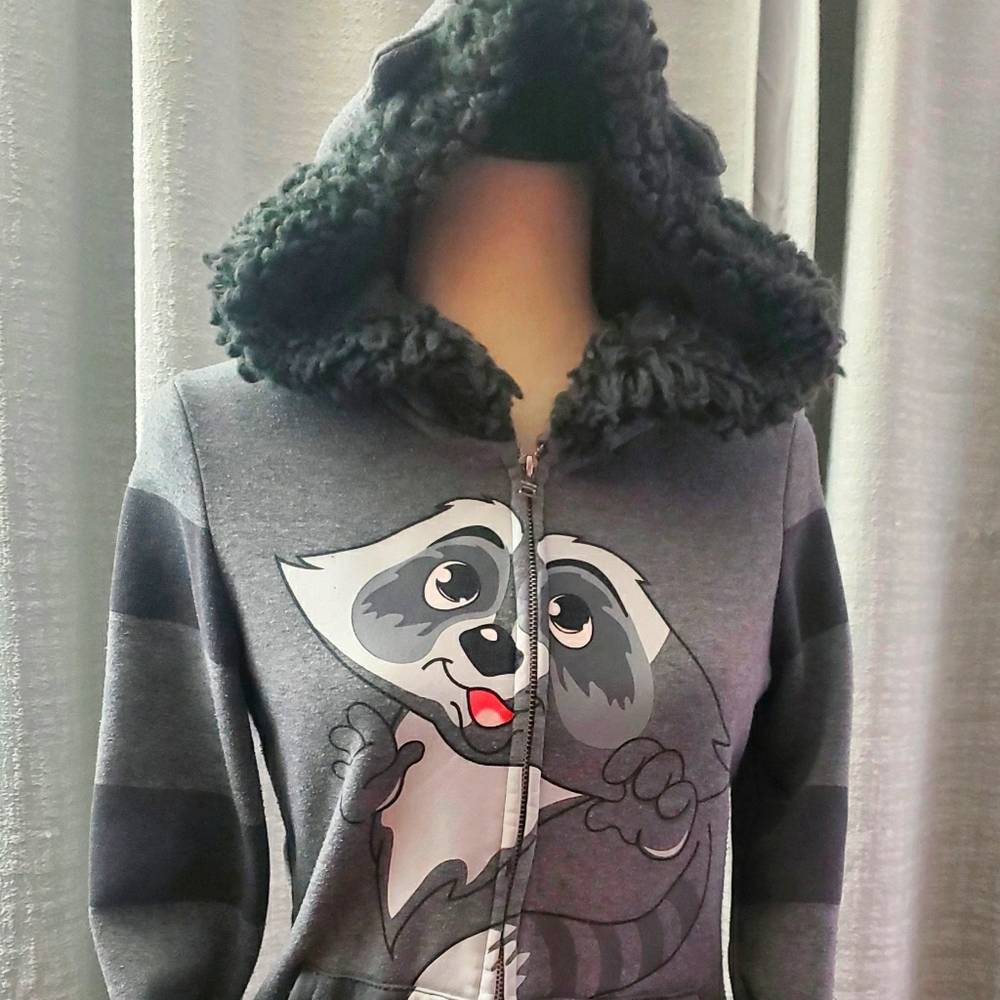 Bluenotes Raccoon Hoodie Sz L GUC